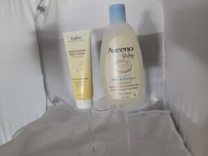 Babo botanicals Lotion Oatmilk & Calendula & Aveeno Baby Shampoo Lightly Scented